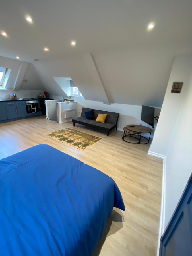 Lovely Spacious Loft Close To Train Station Вортінг Екстер'єр фото