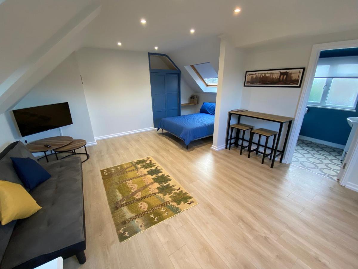 Lovely Spacious Loft Close To Train Station Вортінг Екстер'єр фото