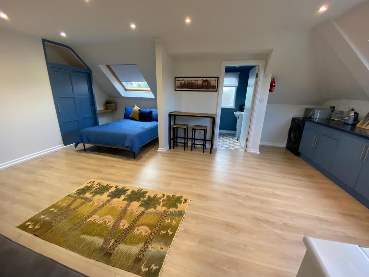 Lovely Spacious Loft Close To Train Station Вортінг Екстер'єр фото