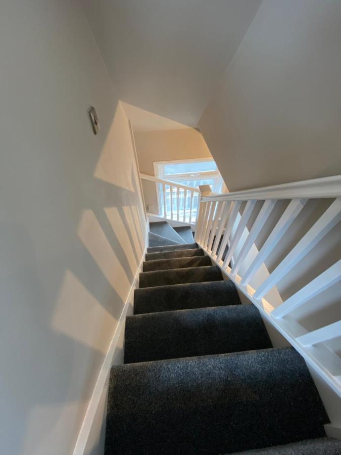 Lovely Spacious Loft Close To Train Station Вортінг Екстер'єр фото