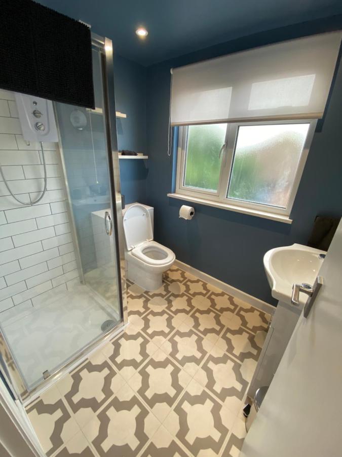 Lovely Spacious Loft Close To Train Station Вортінг Екстер'єр фото